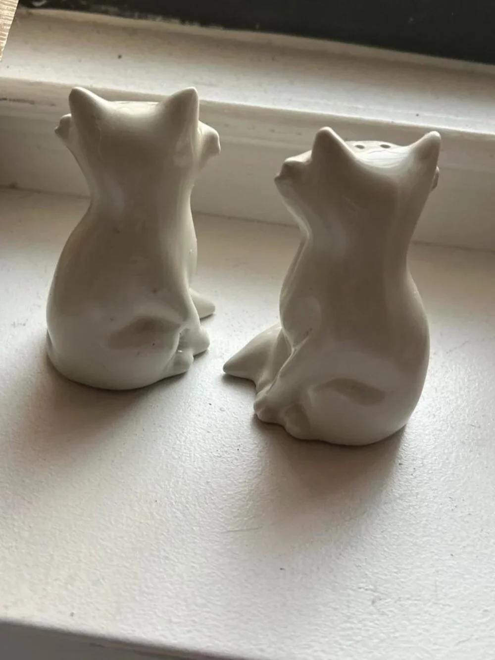 New White Fox Shaped Target Salt and Pepper Shakers